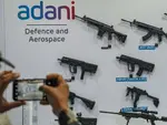 bengaluru-army-guns-on-display-at-adani-defence-and-aerospace-stall-during-the-.jpg
